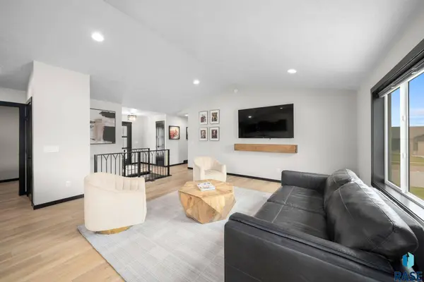 4013 S Faith Ave, Sioux Falls, SD 57110