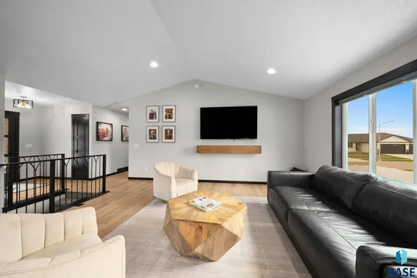 4013 S Faith Ave, Sioux Falls, SD 57110