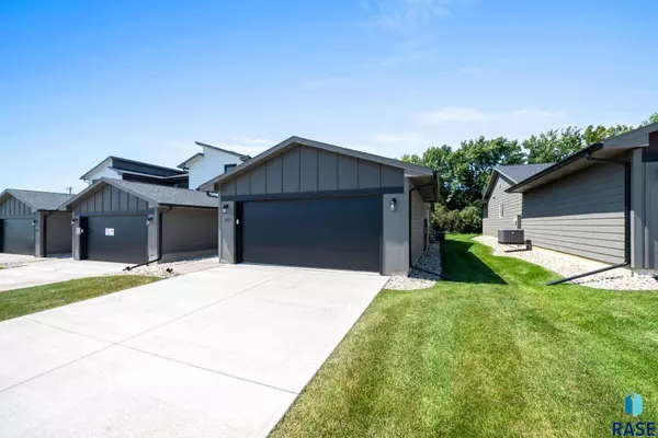 107 N Summit Ave, Tea, SD 57064