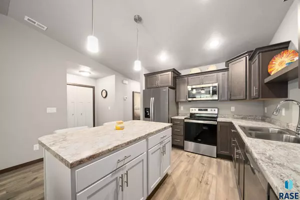 107 N Summit Ave, Tea, SD 57064