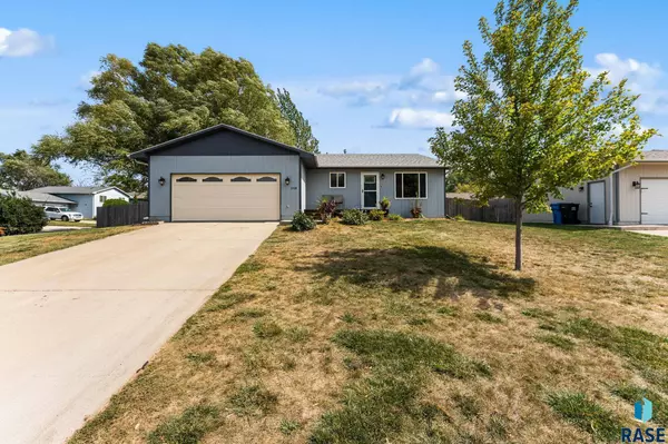 208 N Steven St, Worthing, SD 57077