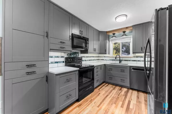 208 N Steven St, Worthing, SD 57077