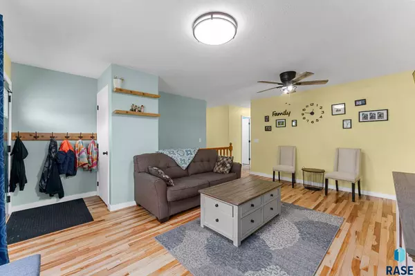 208 N Steven St, Worthing, SD 57077