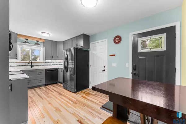 208 N Steven St, Worthing, SD 57077