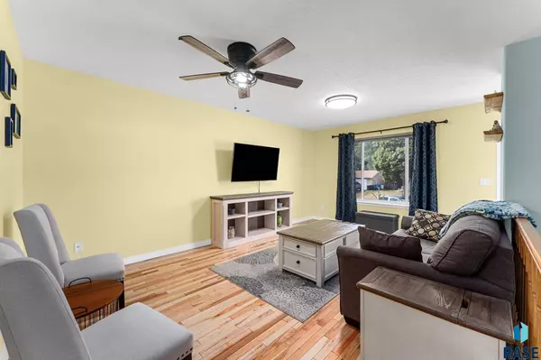 208 N Steven St, Worthing, SD 57077