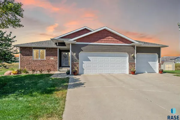 1035 N Spencer Ln, Tea, SD 57064