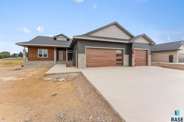 2305 S Red Oak Ave, Sioux Falls, SD 57110