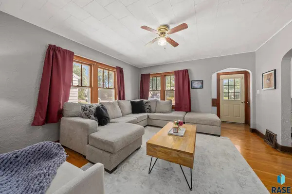 301 N Highland Ave, Sioux Falls, SD 57103