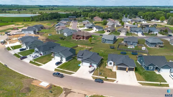 127 Skyline Dr, Valley Springs, SD 57068