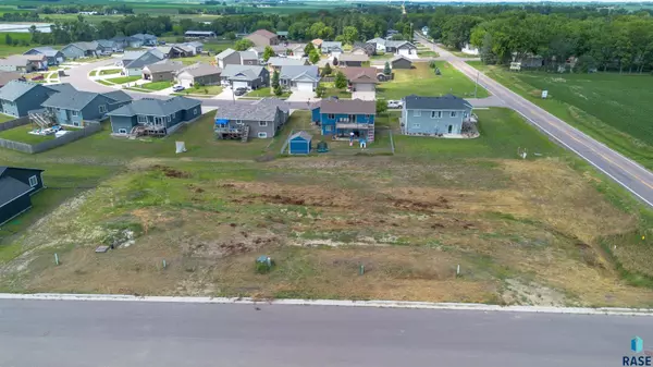 129 Skyline Dr, Valley Springs, SD 57068