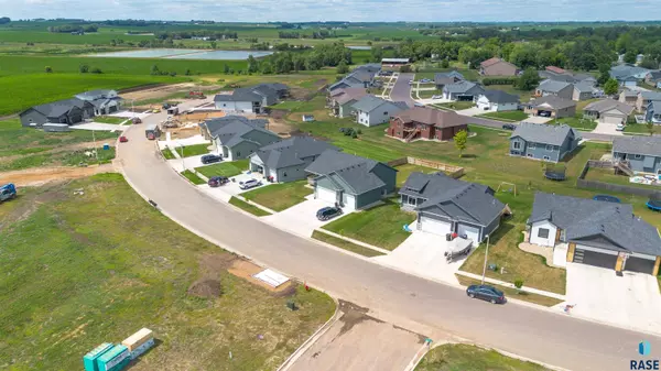 129 Skyline Dr, Valley Springs, SD 57068