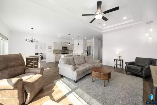 3809 E Prairie Wind St, Sioux Falls, SD 57108