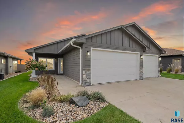 3809 E Prairie Wind St, Sioux Falls, SD 57108