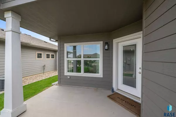 3809 E Prairie Wind St, Sioux Falls, SD 57108