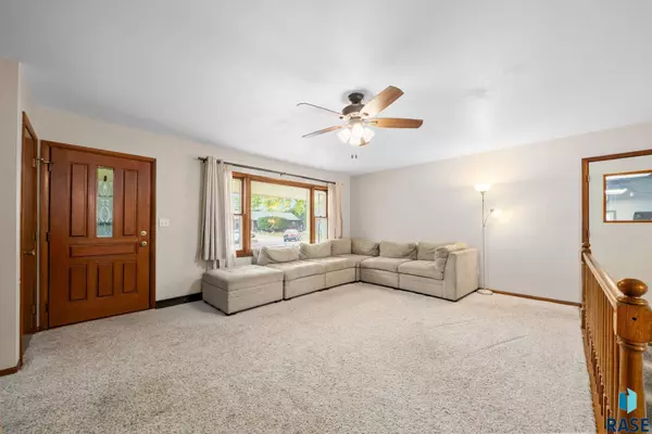 3700 S Greenwood Ave, Sioux Falls, SD 57106