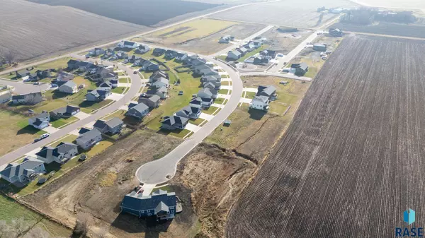 1003 Sunset St, Valley Springs, SD 57068