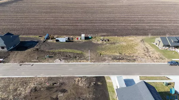 910 Sunset St, Valley Springs, SD 57068