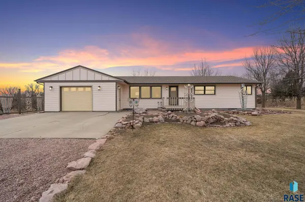 47946 257th St, Garretson, SD 57030