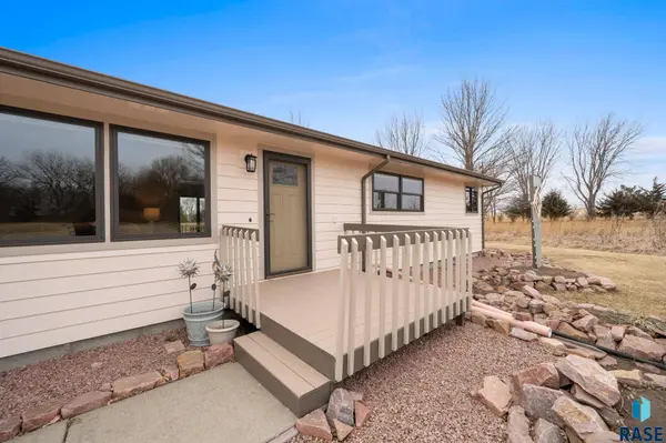 47946 257th St, Garretson, SD 57030