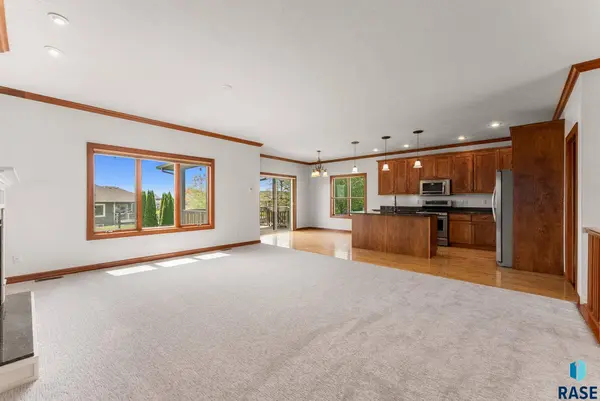 5009 E 49th St, Sioux Falls, SD 57110