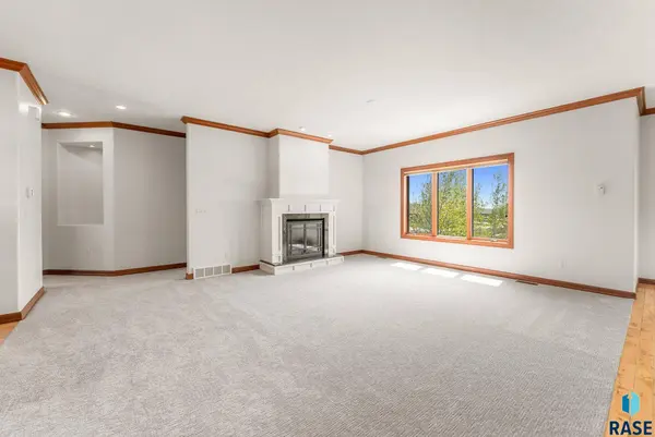 5009 E 49th St, Sioux Falls, SD 57110
