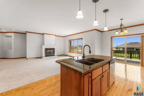 5009 E 49th St, Sioux Falls, SD 57110