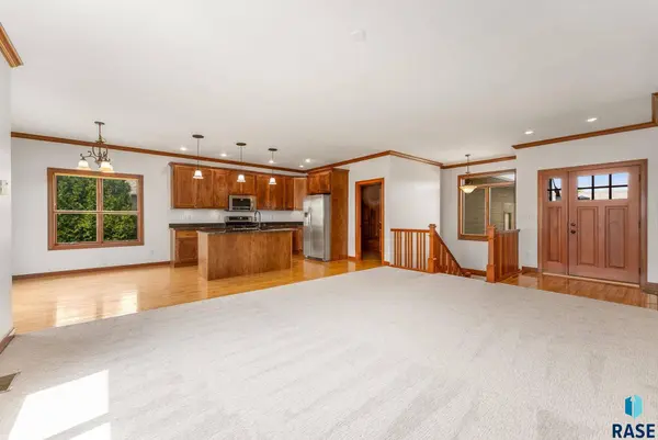 5009 E 49th St, Sioux Falls, SD 57110
