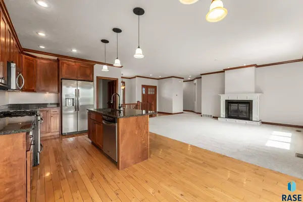 5009 E 49th St, Sioux Falls, SD 57110