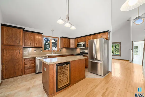709 E Sandpiper Trl, Sioux Falls, SD 57108