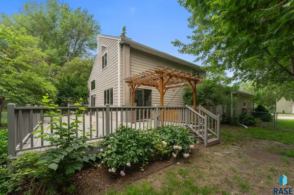709 E Sandpiper Trl, Sioux Falls, SD 57108