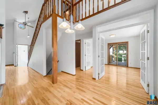 709 E Sandpiper Trl, Sioux Falls, SD 57108