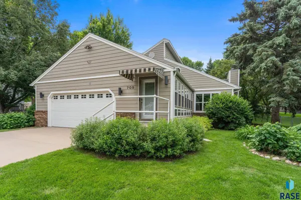 709 E Sandpiper Trl, Sioux Falls, SD 57108