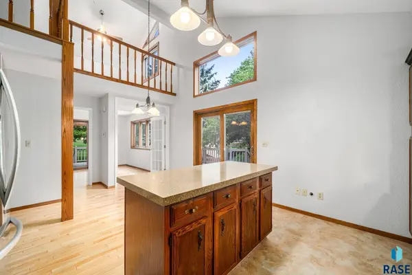 709 E Sandpiper Trl, Sioux Falls, SD 57108