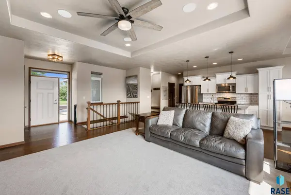 3604 S Home Plate Ave, Sioux Falls, SD 57110