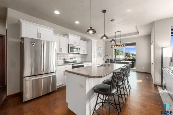 3604 S Home Plate Ave, Sioux Falls, SD 57110