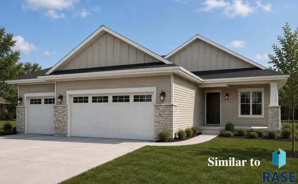 2412 S Saddle Ridge Dr, Sioux Falls, SD 57110