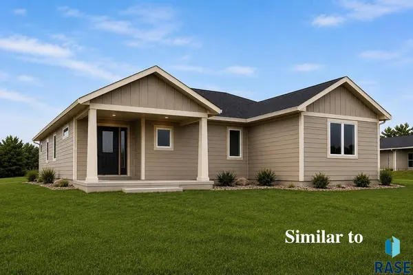 2412 S Saddle Ridge Dr, Sioux Falls, SD 57110