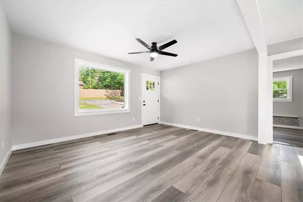 221 Elaine DR, Salem, SC 29676