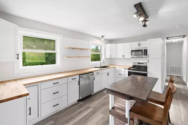 221 Elaine DR, Salem, SC 29676