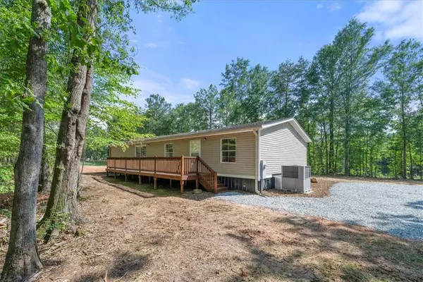 131 Harmon DR, Walhalla, SC 29691