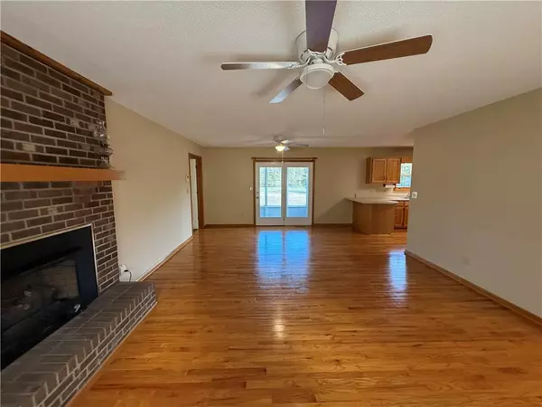 250 Perry Woolbright RD, Townville, SC 29689