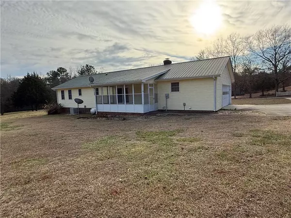 250 Perry Woolbright RD, Townville, SC 29689