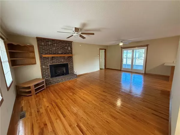 250 Perry Woolbright RD, Townville, SC 29689