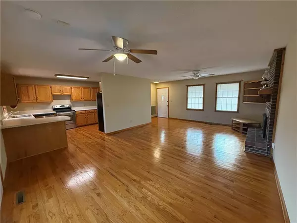 250 Perry Woolbright RD, Townville, SC 29689