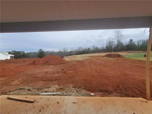 108 Oak Grove RD, Central, SC 29630