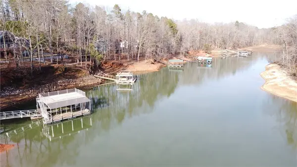 301 Riverbend RD, Fair Play, SC 29643