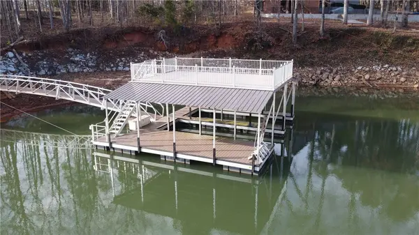 301 Riverbend RD, Fair Play, SC 29643