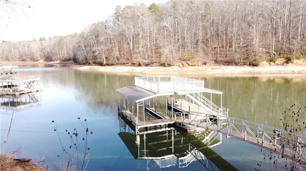301 Riverbend RD, Fair Play, SC 29643