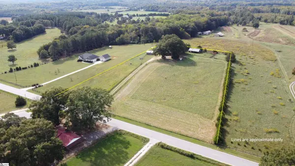 1706 W Georgia Road, Woodruff, SC 29388