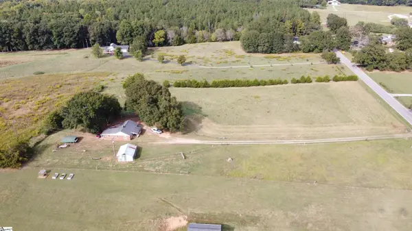 1706 W Georgia Road, Woodruff, SC 29388